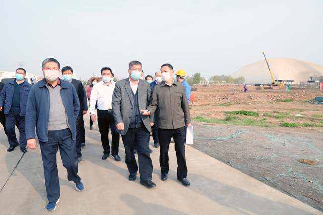 河南省發(fā)改委副主任、能源局局長高義到萬基控股集團(tuán)調(diào)研2×66萬千瓦機(jī)組項(xiàng)目建設(shè)情況