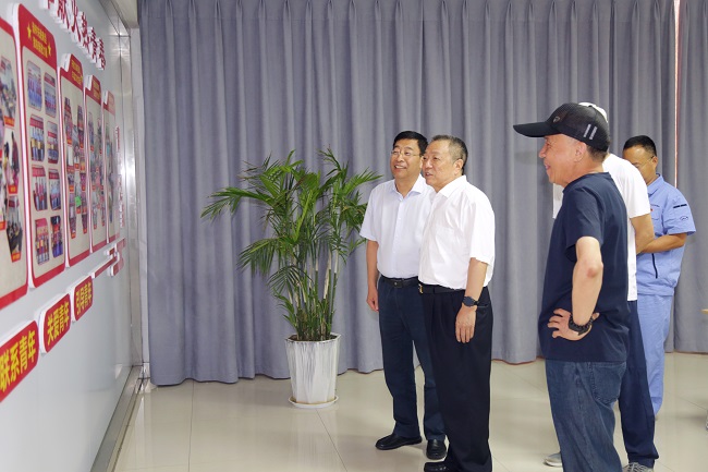 洛陽(yáng)市關(guān)工委執(zhí)行主任王全樂一行到萬基控股集團(tuán)調(diào)研