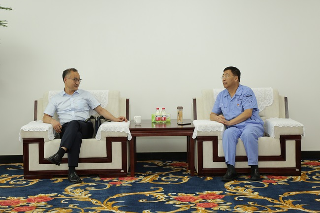 中國(guó)銀行洛陽(yáng)分行行長(zhǎng)李鴻運(yùn)一行 到萬基控股集團(tuán)調(diào)研