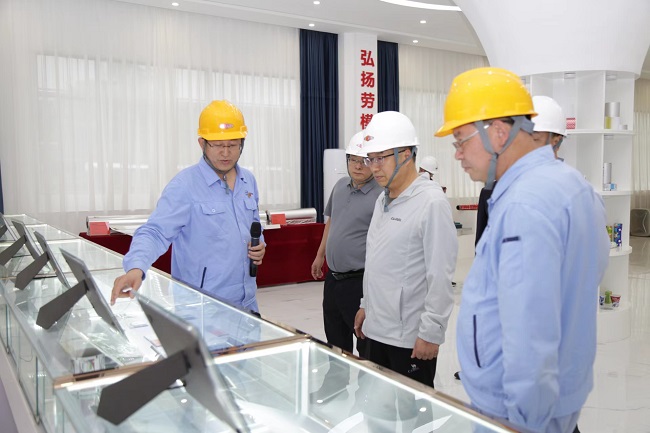 新安縣縣委常委、副縣長吳良到萬基控股集團(tuán)調(diào)研