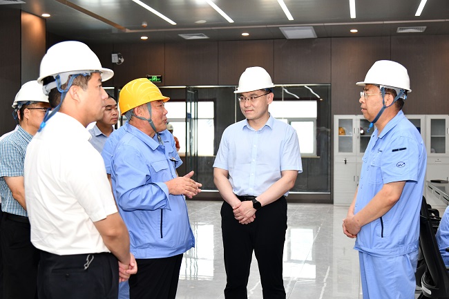 新安縣委書記、縣長王智一行到萬基控股集團調(diào)研