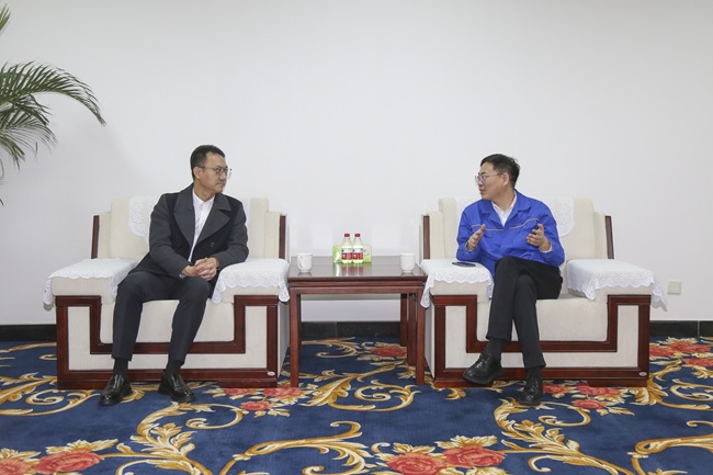 中國進(jìn)出口銀行河南省分行黨委委員、副行長陳卓一行 到萬基控股集團(tuán)調(diào)研