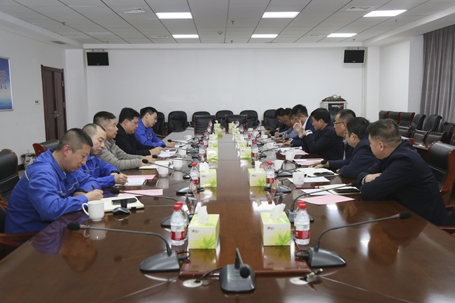 新疆建設(shè)兵團(tuán)第十三師新星市黨委副書(shū)記、師長(zhǎng)劉文勝一行到萬(wàn)基控股集團(tuán)調(diào)研