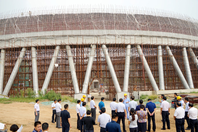 新安縣四大班子領(lǐng)導(dǎo)觀摩萬基控股集團60萬千瓦機組項目