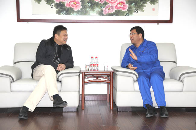 光大銀行鄭州分行東風(fēng)路支行行長尚明勝、副行長張濤到萬基控股集團(tuán)調(diào)研