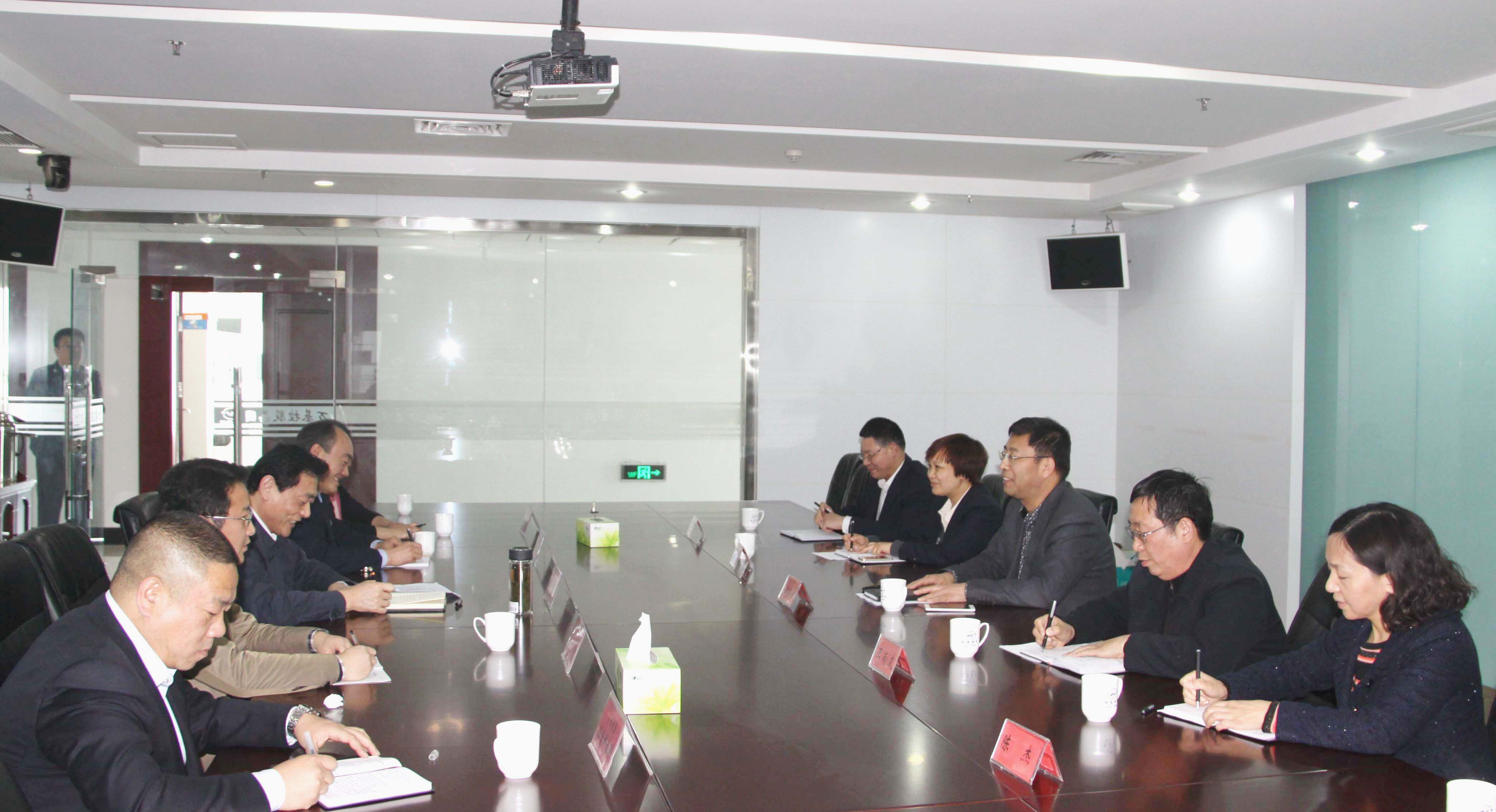 市、縣國(guó)稅局領(lǐng)導(dǎo)到我公司調(diào)研